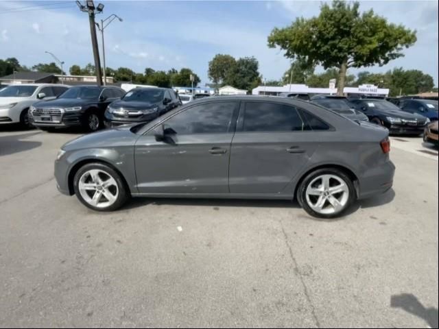 Photo 1 VIN: WAUAUGFF7H1058316 - AUDI A3 SEDAN 