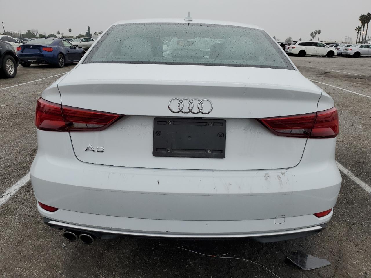 Photo 5 VIN: WAUAUGFF8J1092397 - AUDI A3 