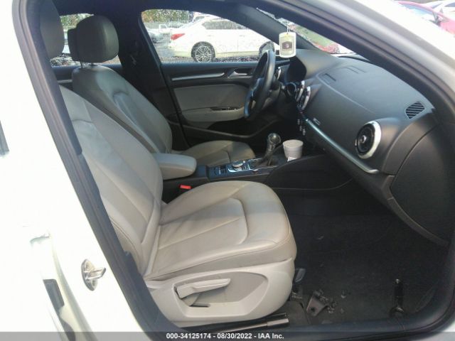 Photo 4 VIN: WAUAUGFF8LA018240 - AUDI A3 SEDAN 