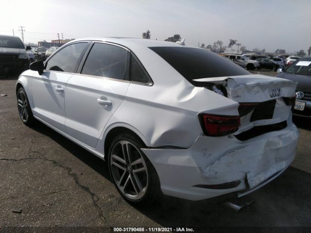 Photo 2 VIN: WAUAUGFF9H1029335 - AUDI A3 SEDAN 