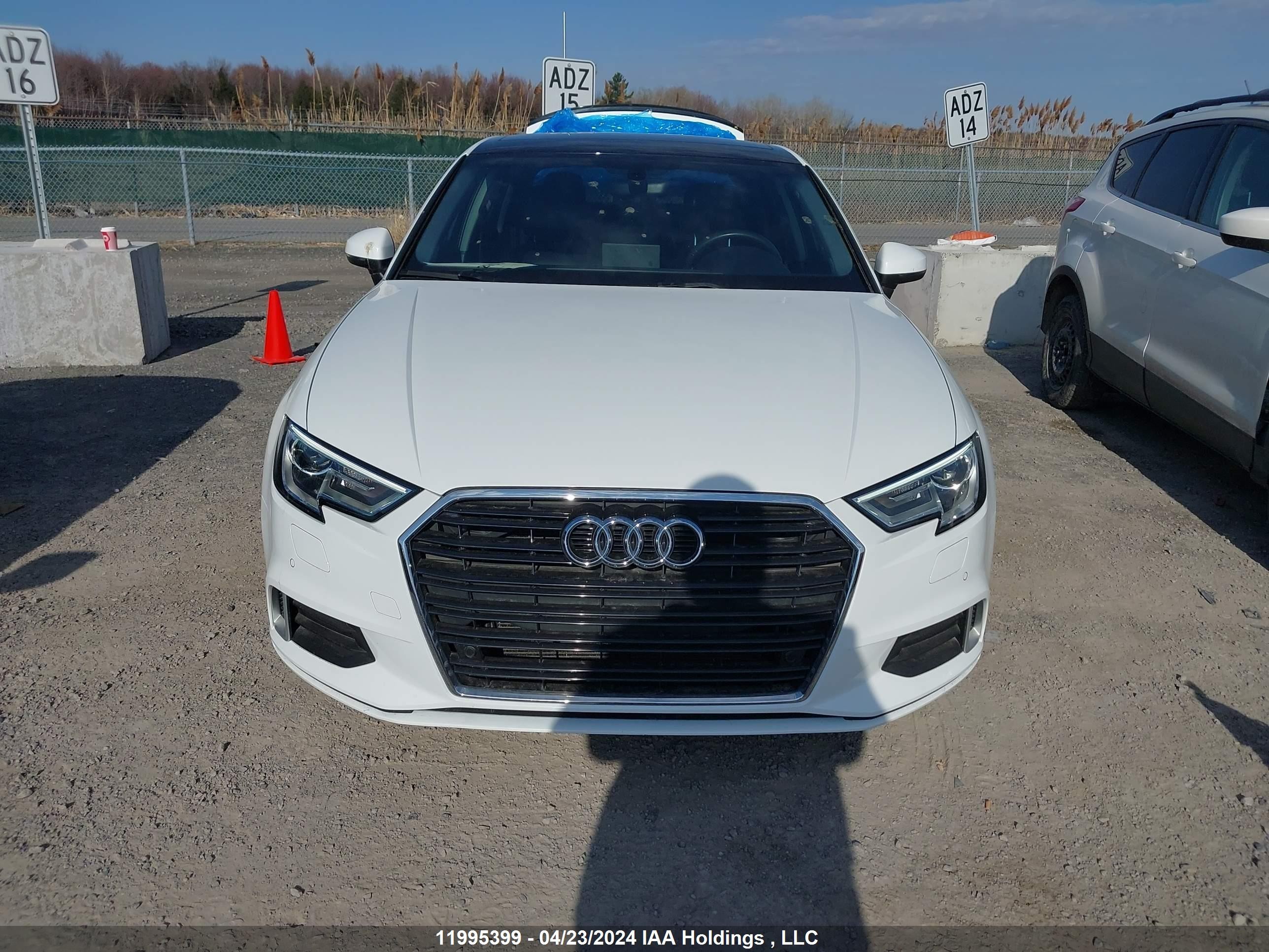 Photo 11 VIN: WAUAUGFF9J1067427 - AUDI A3 