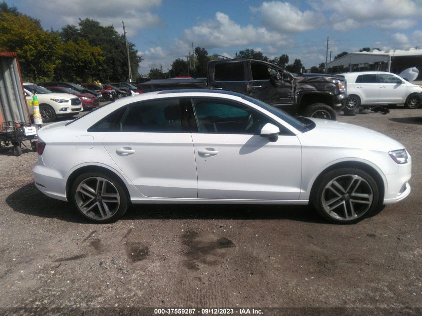 Photo 12 VIN: WAUAUGFF9J1094742 - AUDI A3 