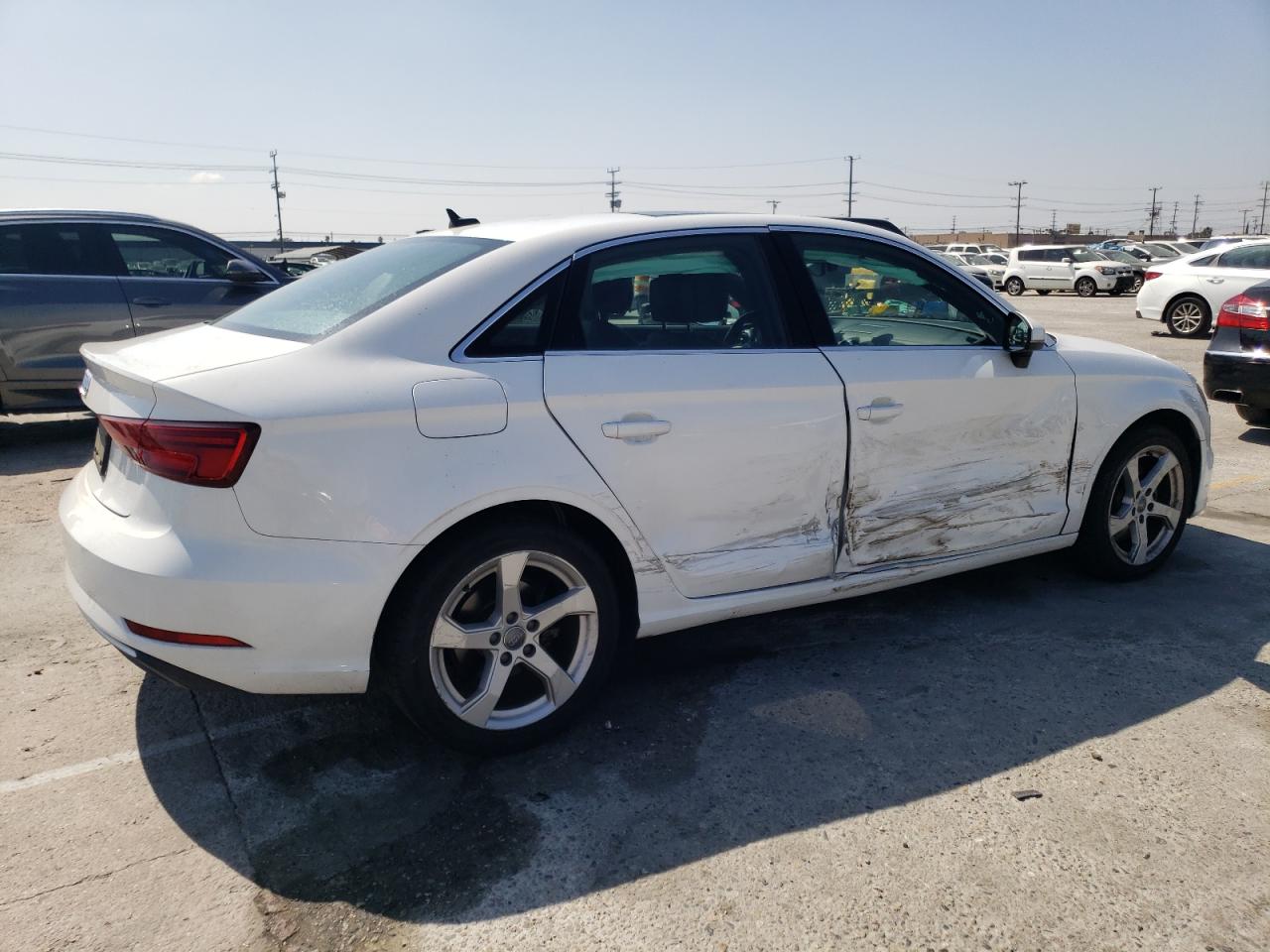 Photo 2 VIN: WAUAUGFF9K1015460 - AUDI A3 