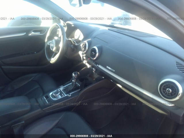 Photo 4 VIN: WAUAUGFFXH1028341 - AUDI A3 SEDAN 