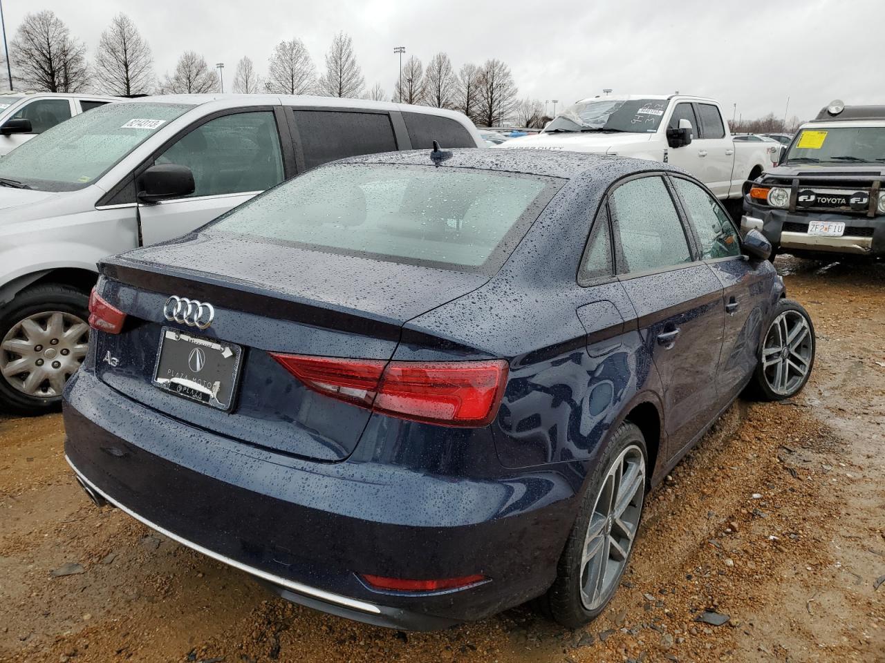 Photo 2 VIN: WAUAUGFFXJ1029740 - AUDI A3 