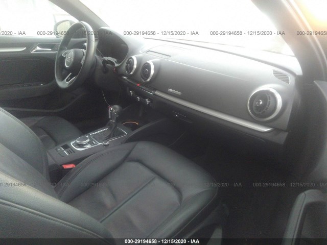 Photo 4 VIN: WAUAUGFFXJ1093468 - AUDI A3 SEDAN 