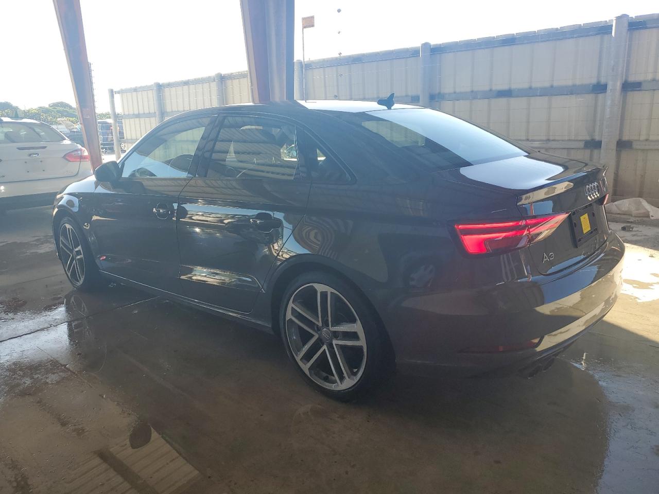 Photo 1 VIN: WAUAUGFFXKA084223 - AUDI A3 