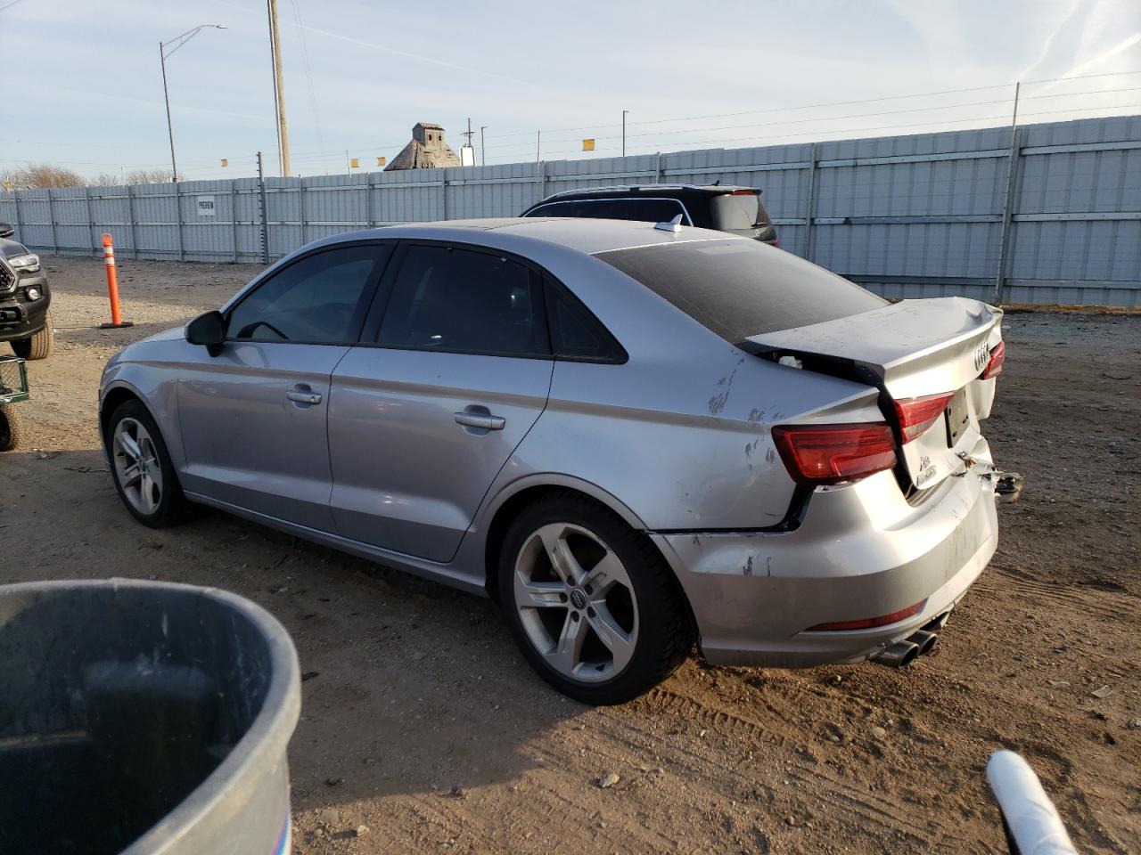 Photo 1 VIN: WAUAUHFF4J1072766 - AUDI A3 