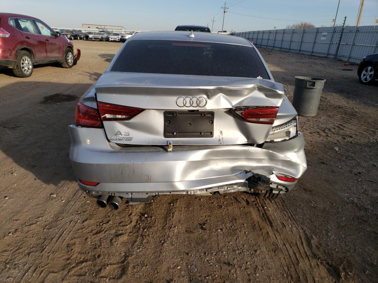 Photo 5 VIN: WAUAUHFF4J1072766 - AUDI A3 