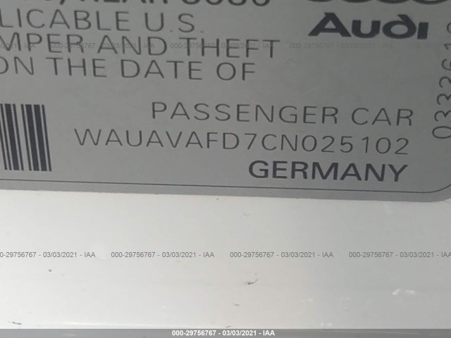 Photo 8 VIN: WAUAVAFD7CN025102 - AUDI A8 