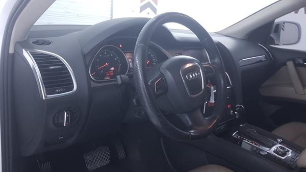 Photo 12 VIN: WAUAVD4L4AD007056 - AUDI Q7 