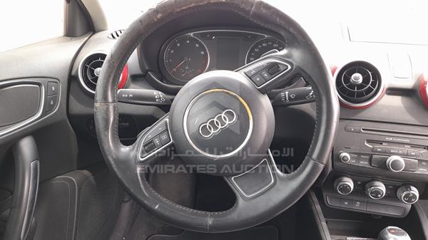 Photo 11 VIN: WAUAYA8X6BB069736 - AUDI A1 