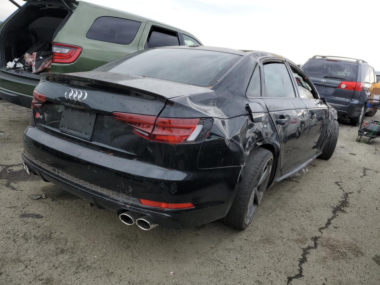 Photo 2 VIN: WAUB4AF42KA050583 - AUDI RS4 