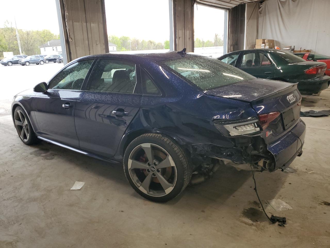 Photo 1 VIN: WAUB4AF47KA097673 - AUDI RS4 