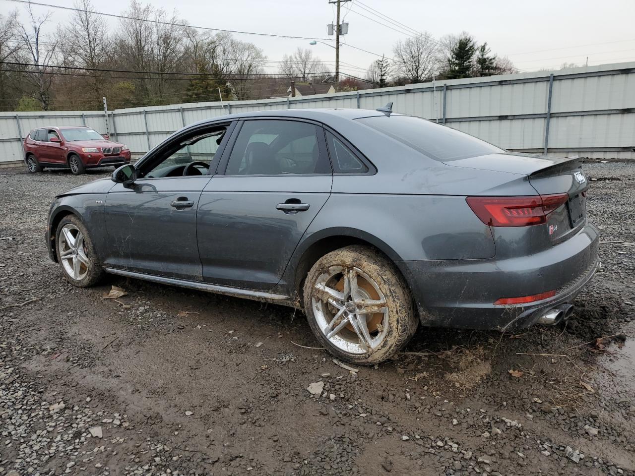 Photo 1 VIN: WAUB4AF48JA012533 - AUDI RS4 