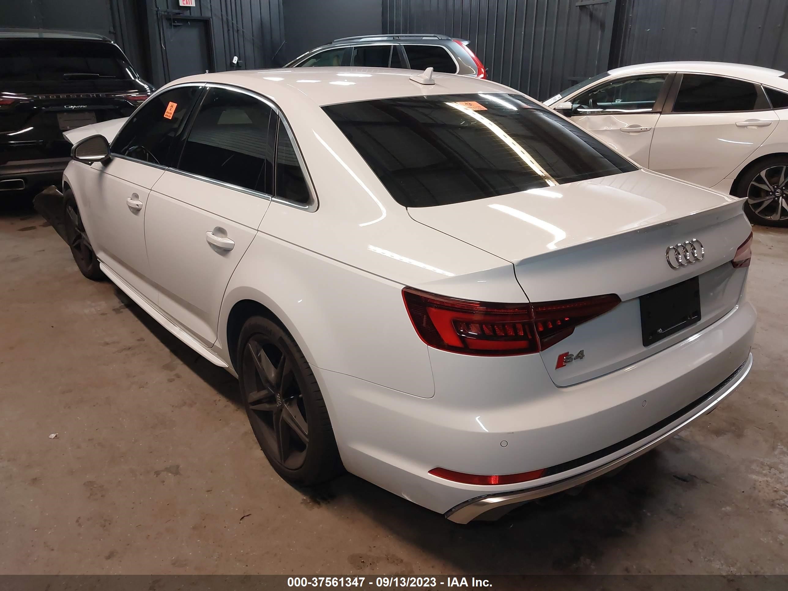 Photo 2 VIN: WAUB4AF48KA004708 - AUDI S4 