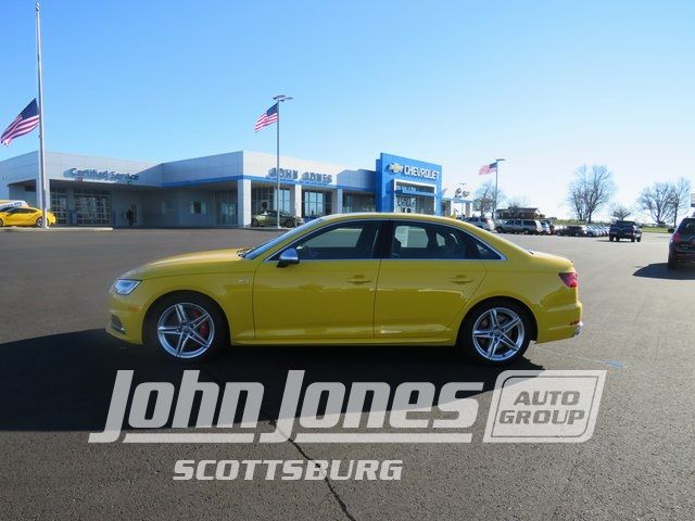 Photo 1 VIN: WAUB4AF49JA020222 - AUDI S4 