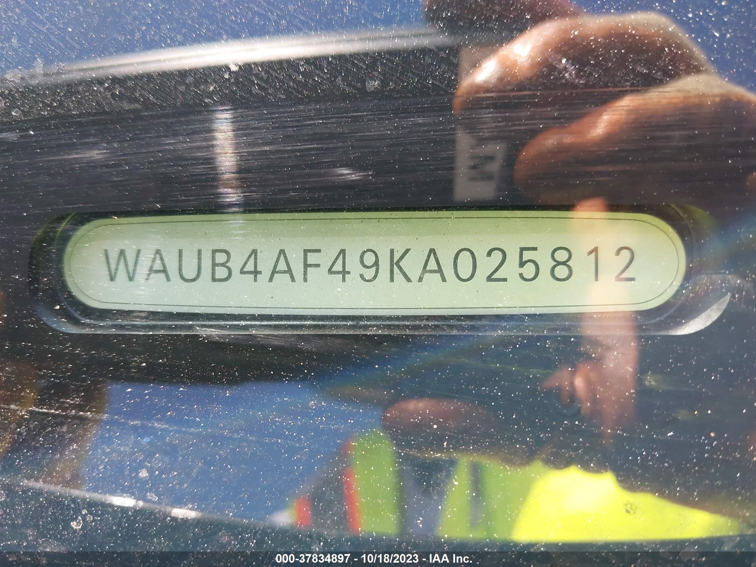 Photo 8 VIN: WAUB4AF49KA025812 - AUDI S4 