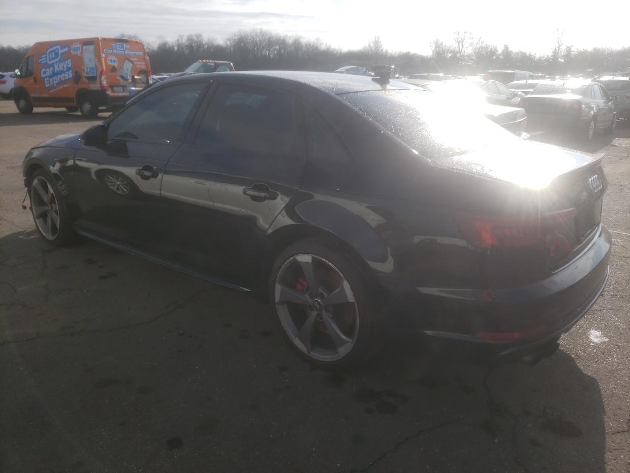 Photo 2 VIN: WAUB4AF4XJA019256 - AUDI RS4 