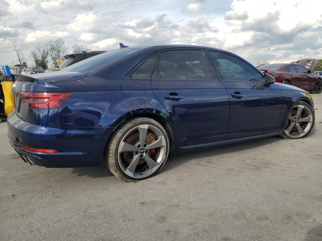 Photo 2 VIN: WAUB4BF42KA032770 - AUDI S4 