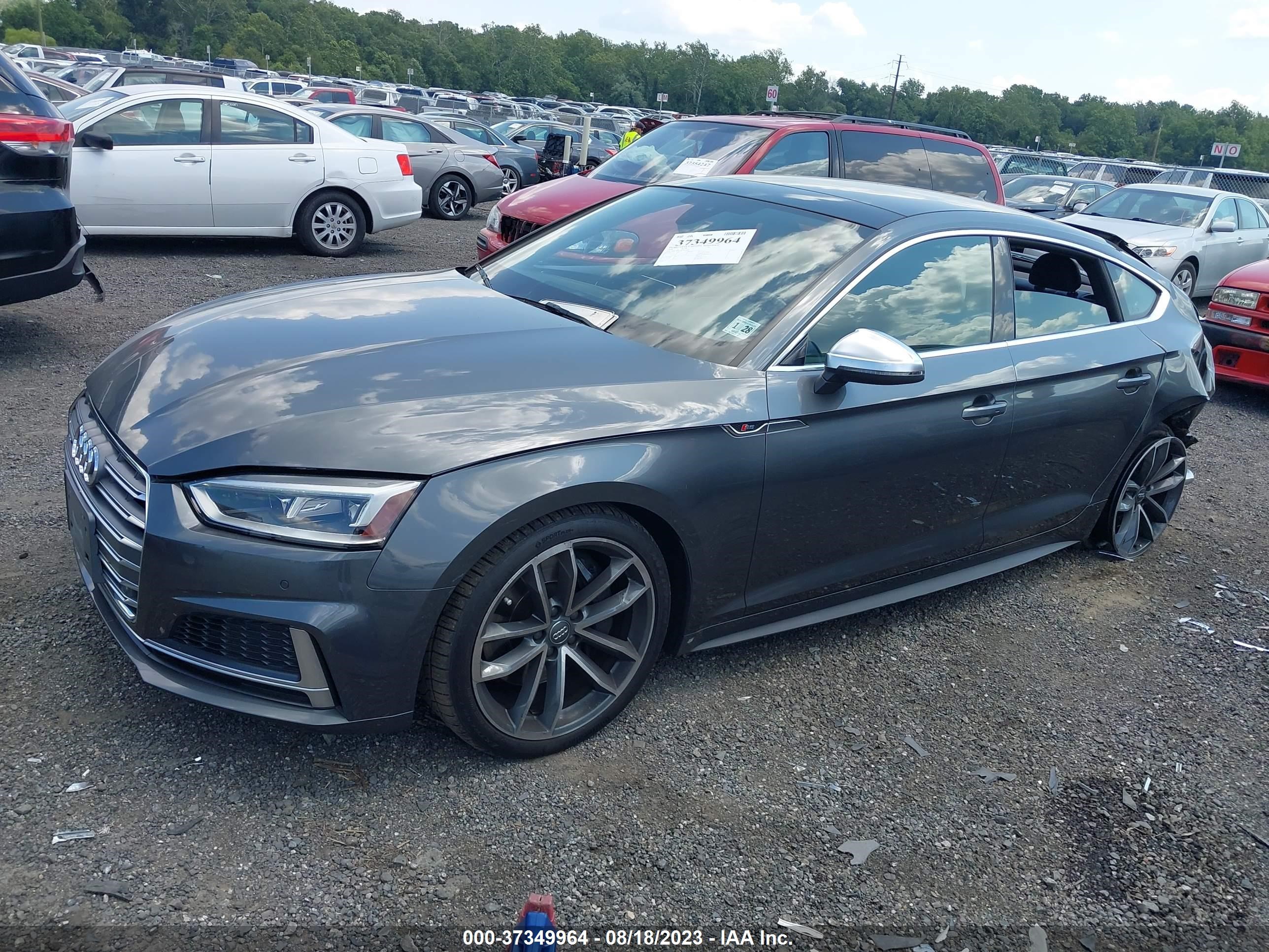 Photo 1 VIN: WAUB4CF50JA073380 - AUDI S5 