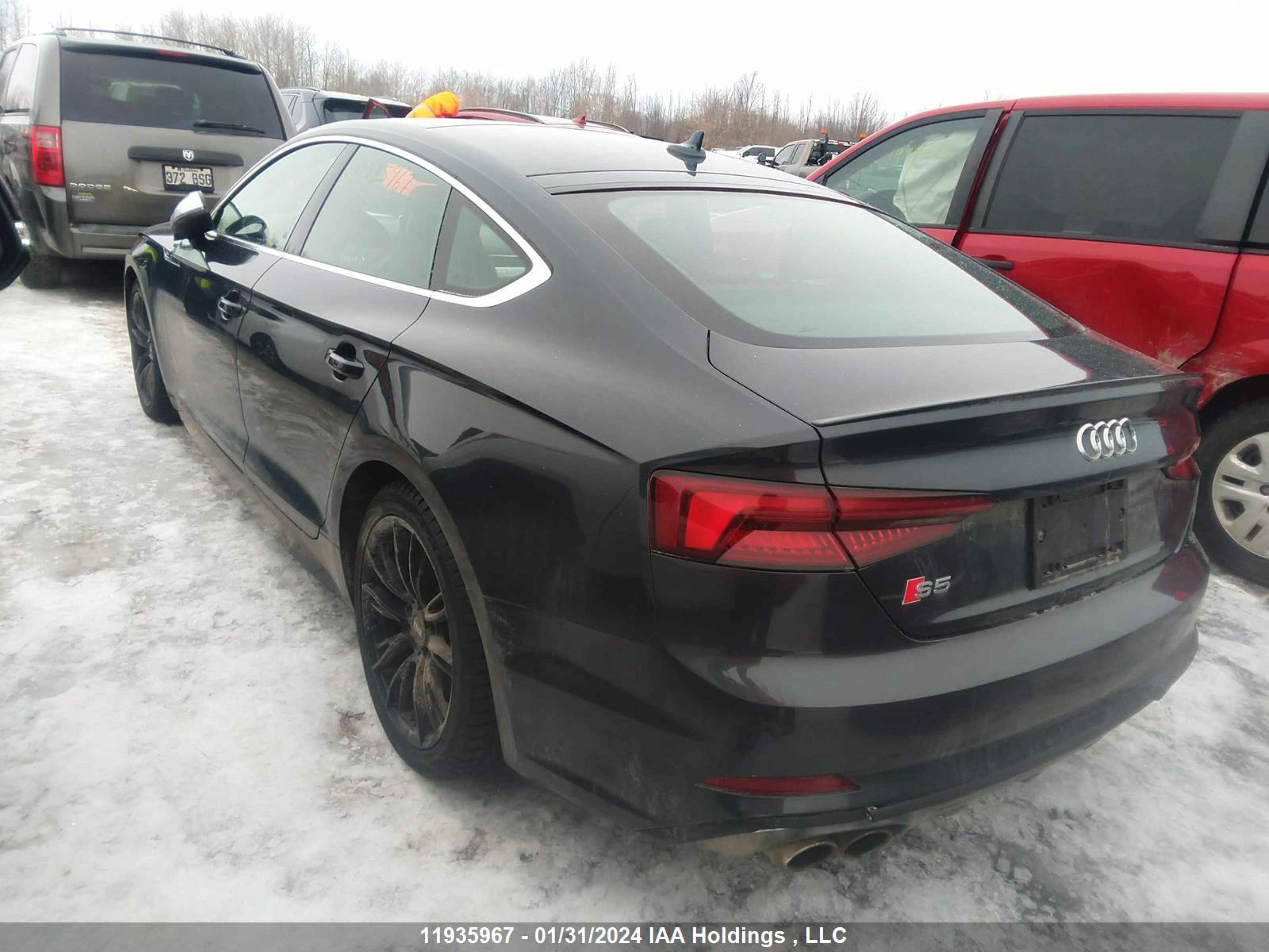 Photo 2 VIN: WAUB4CF51JA119623 - AUDI S5 