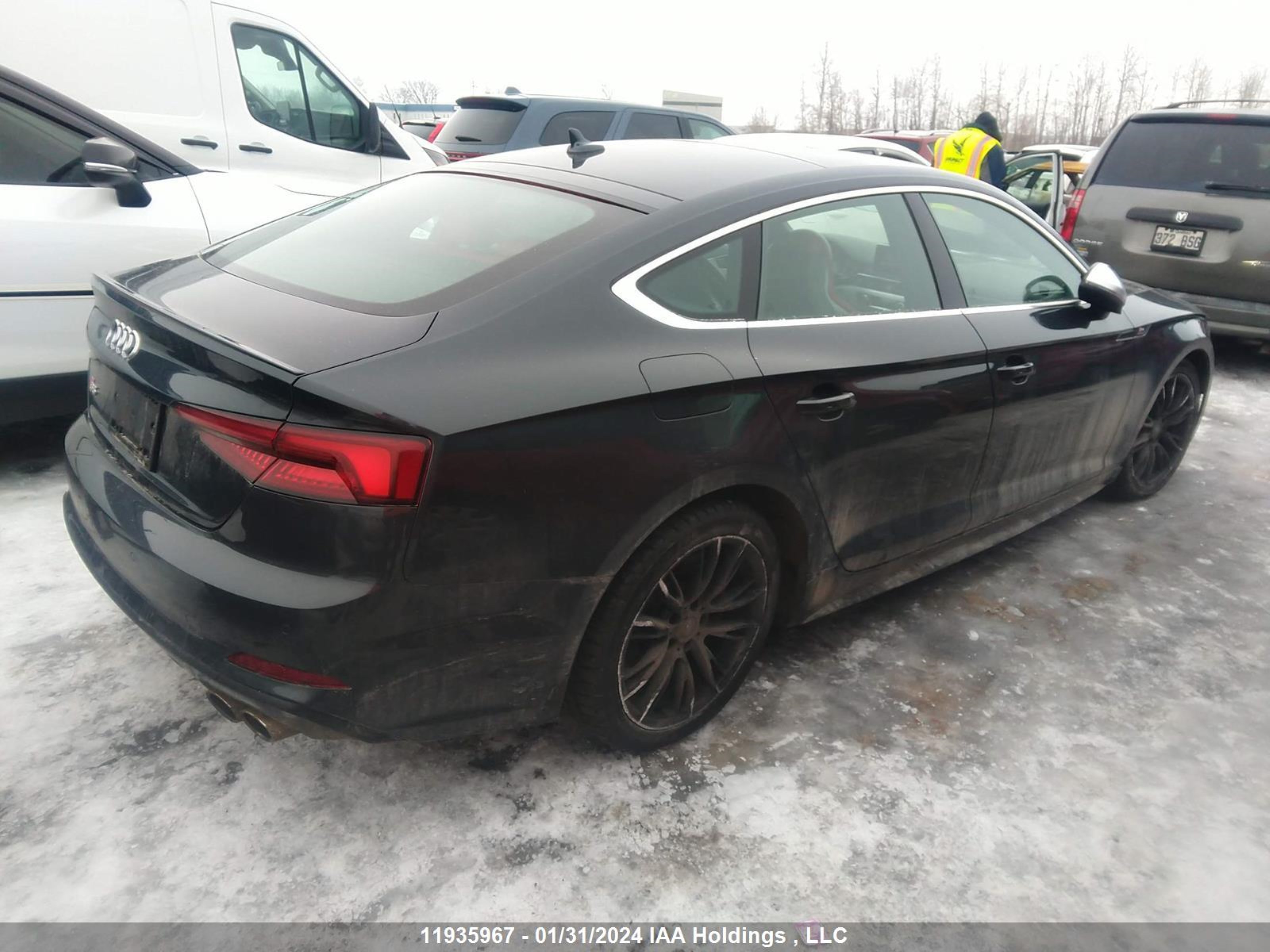 Photo 3 VIN: WAUB4CF51JA119623 - AUDI S5 