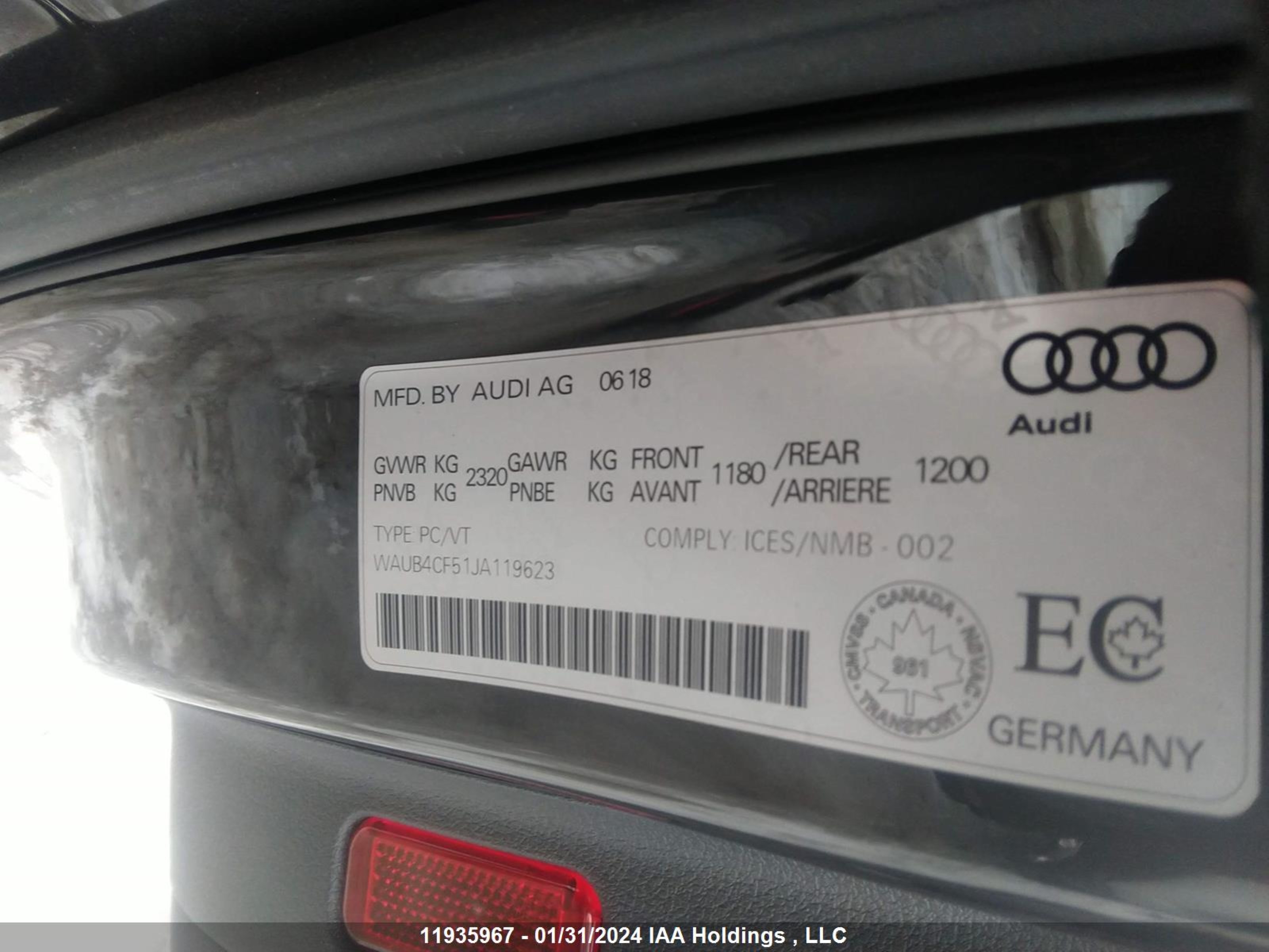 Photo 8 VIN: WAUB4CF51JA119623 - AUDI S5 