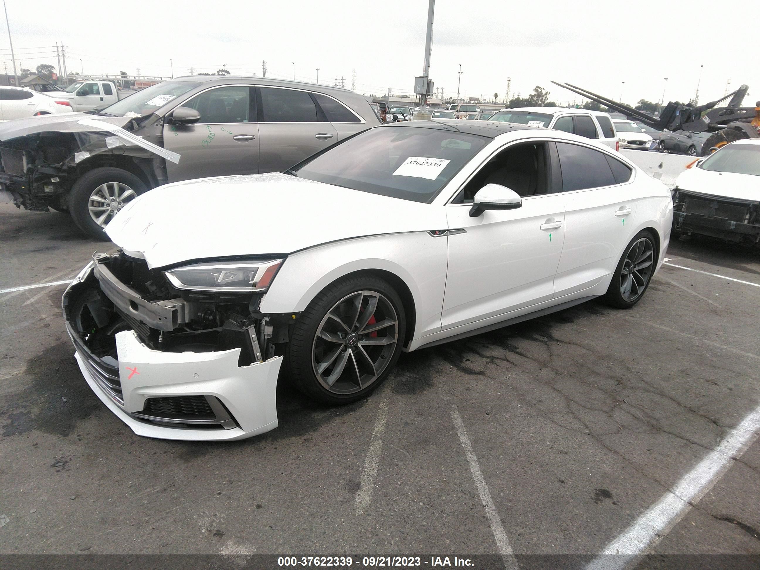 Photo 1 VIN: WAUB4CF52JA045466 - AUDI S5 