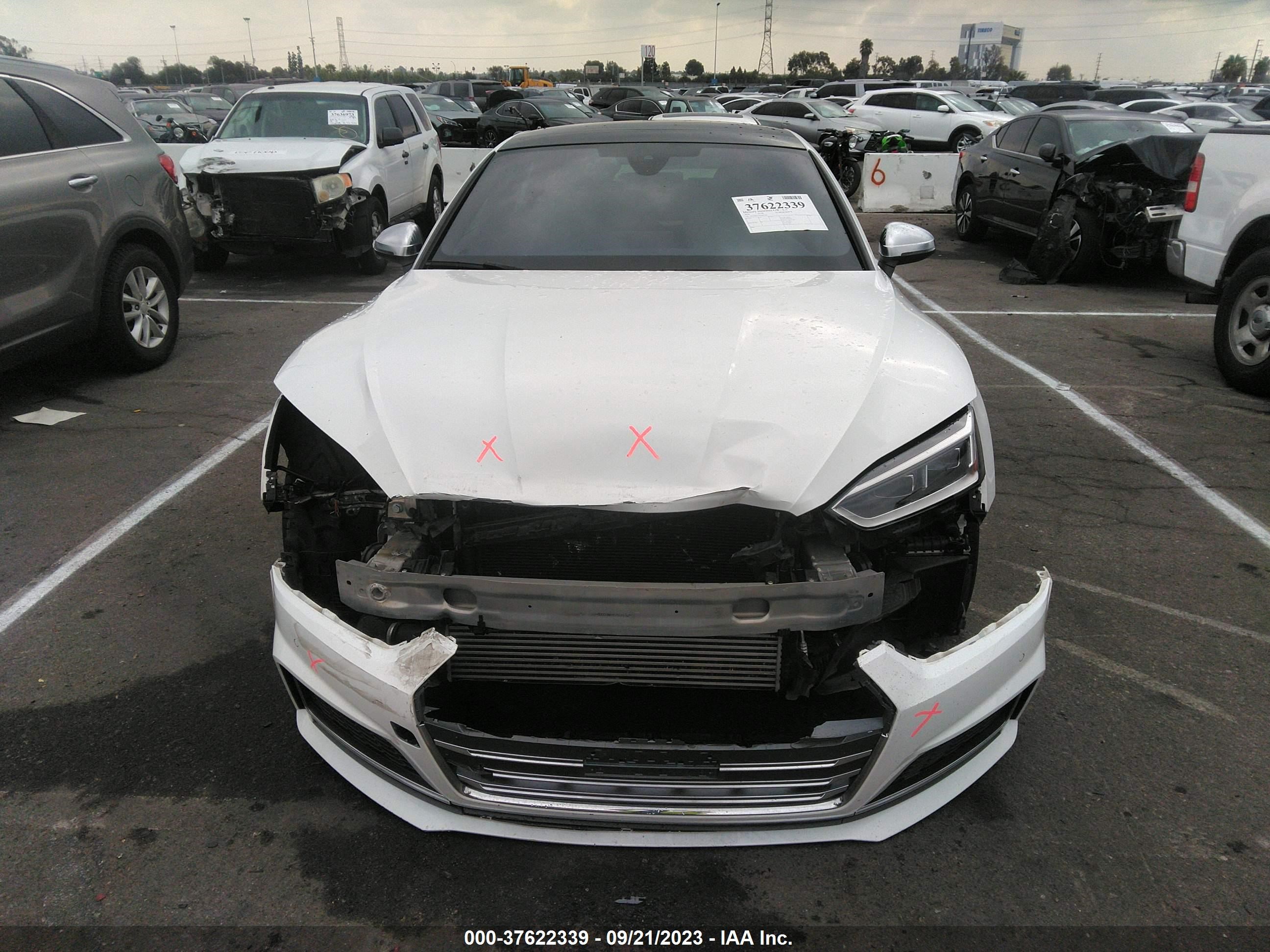 Photo 12 VIN: WAUB4CF52JA045466 - AUDI S5 