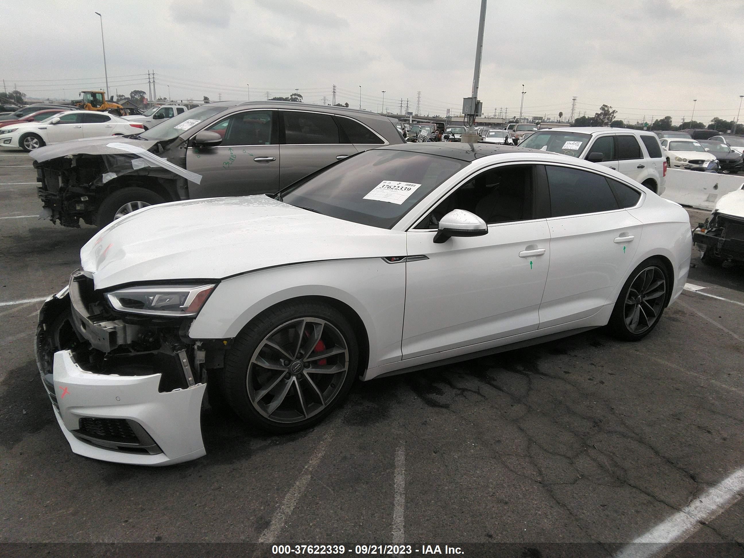 Photo 14 VIN: WAUB4CF52JA045466 - AUDI S5 