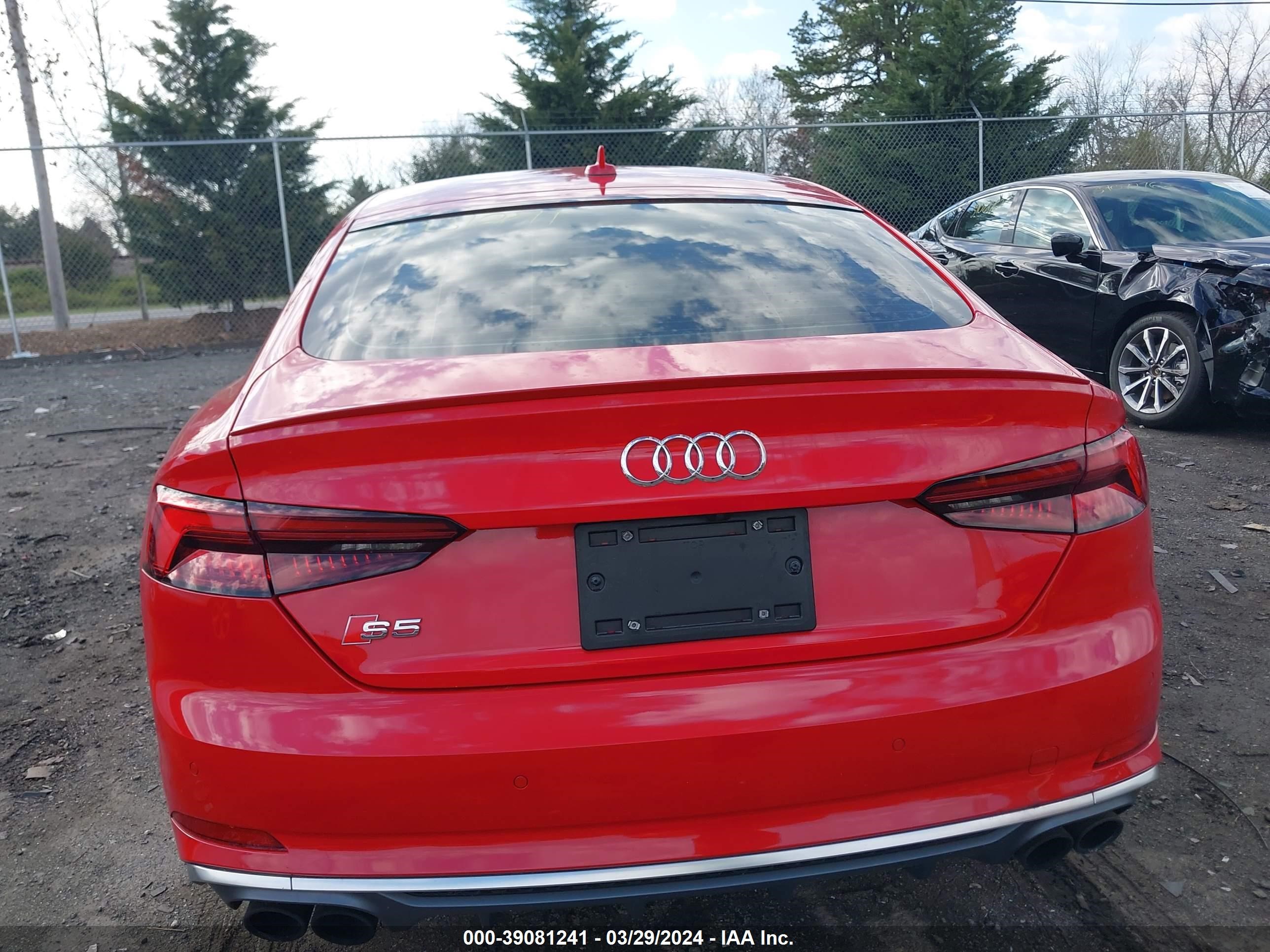 Photo 14 VIN: WAUB4CF53JA038882 - AUDI S5 