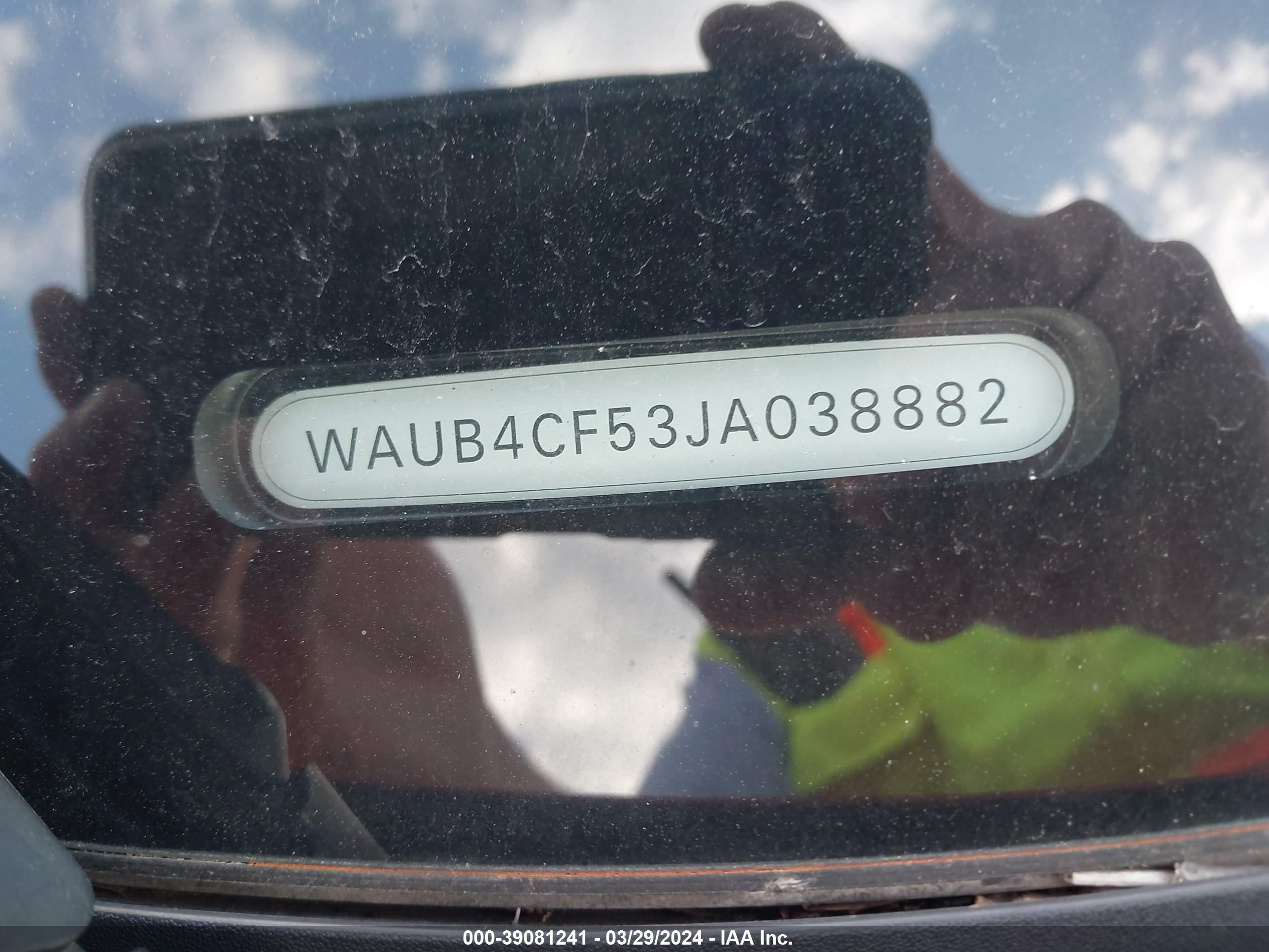 Photo 8 VIN: WAUB4CF53JA038882 - AUDI S5 