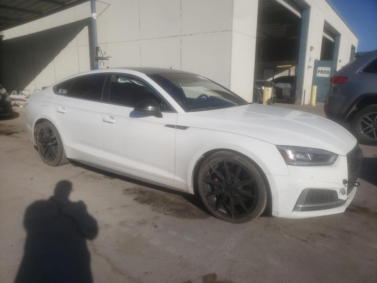 Photo 3 VIN: WAUB4CF54JA031231 - AUDI RS5 