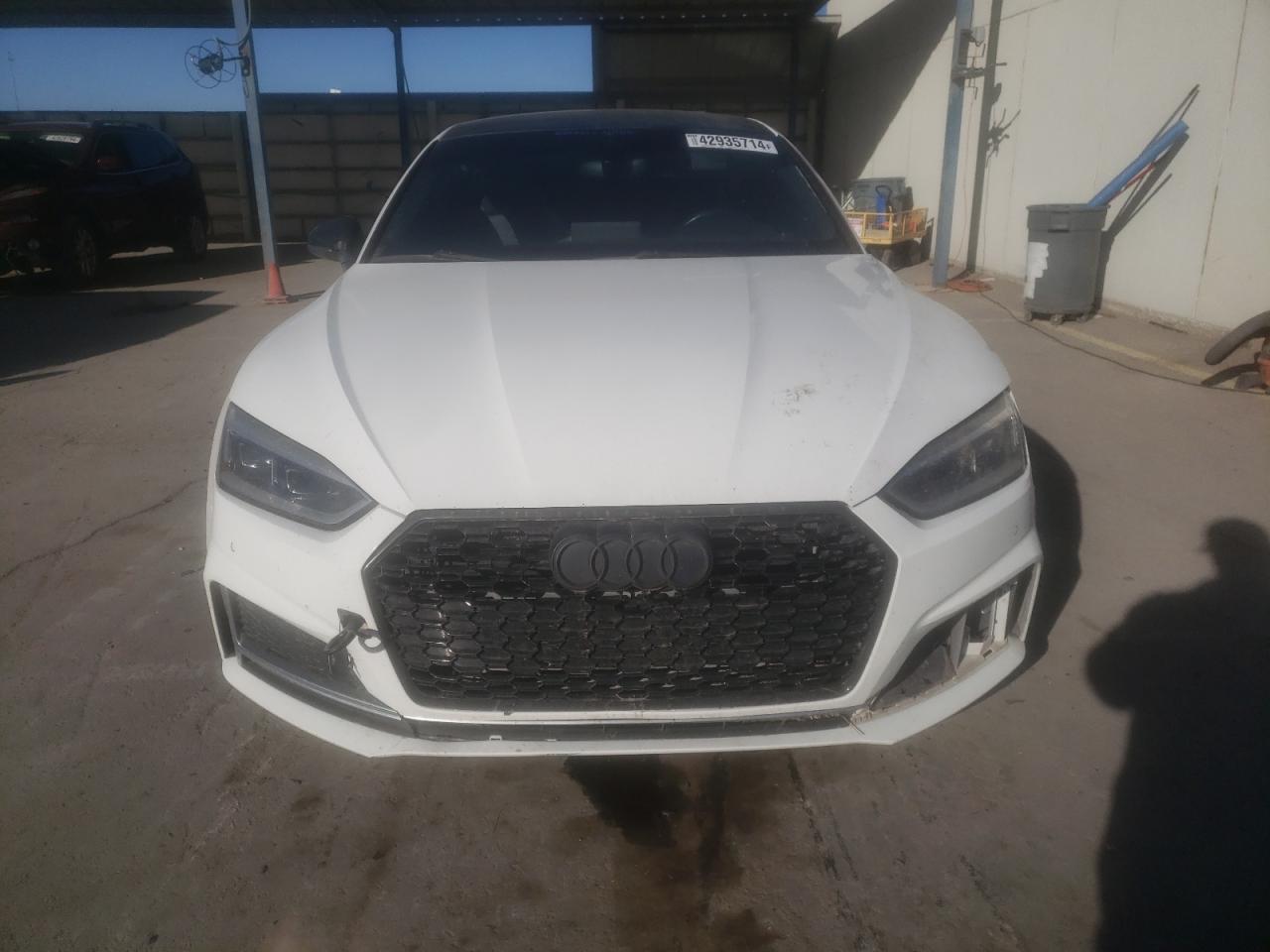 Photo 4 VIN: WAUB4CF54JA031231 - AUDI RS5 