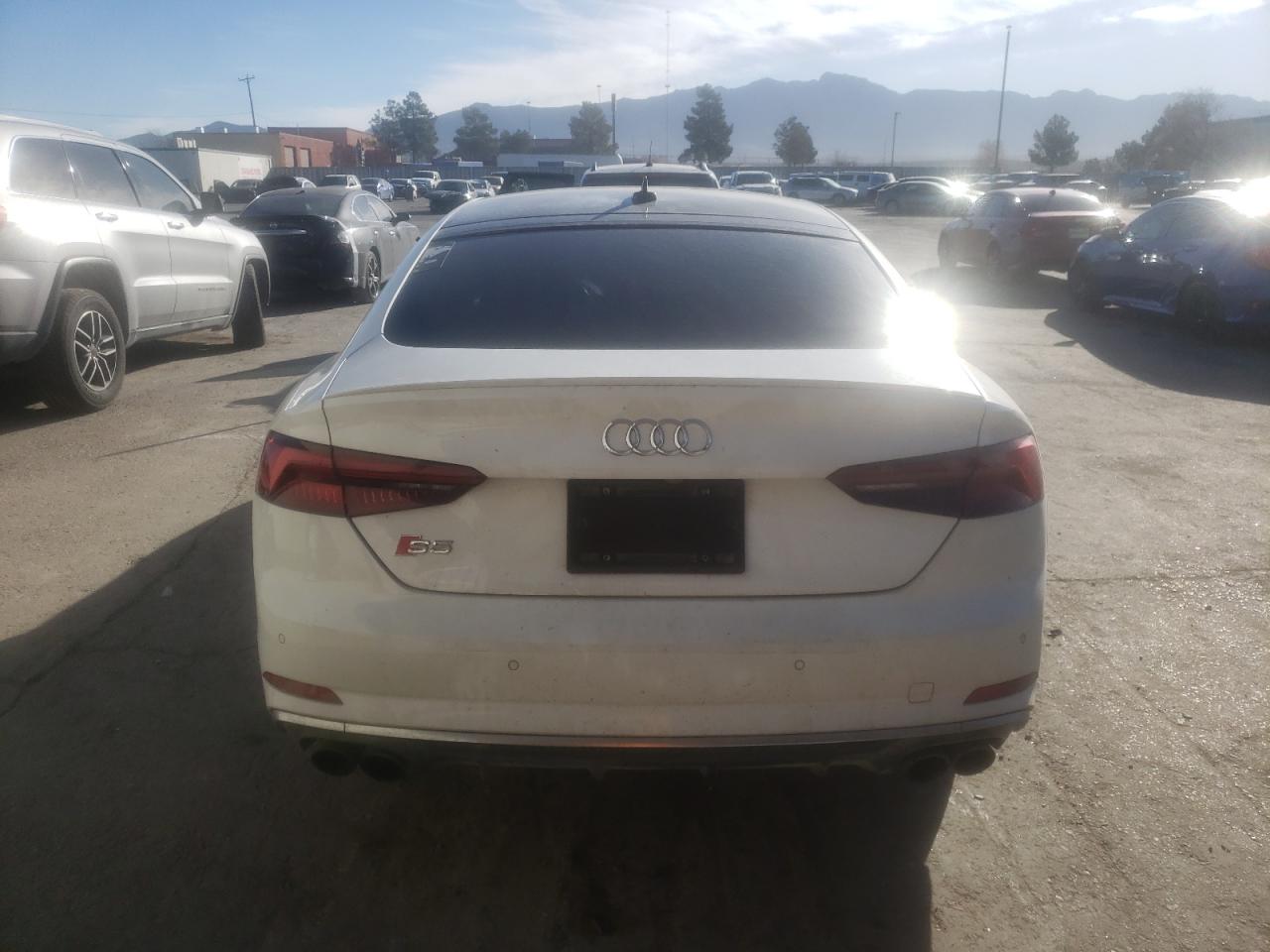 Photo 5 VIN: WAUB4CF54JA031231 - AUDI RS5 