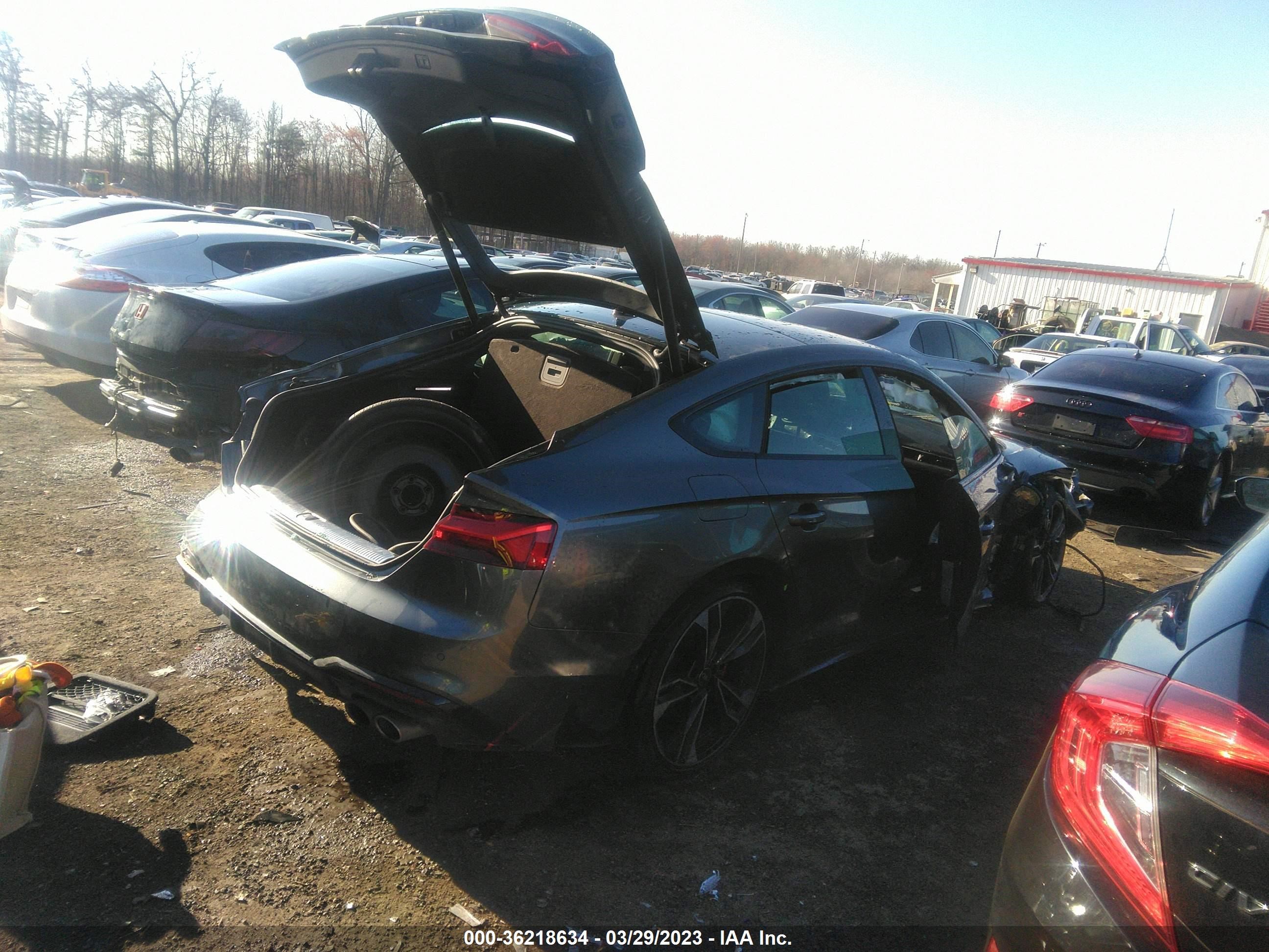 Photo 3 VIN: WAUB4CF54NA018078 - AUDI S5 