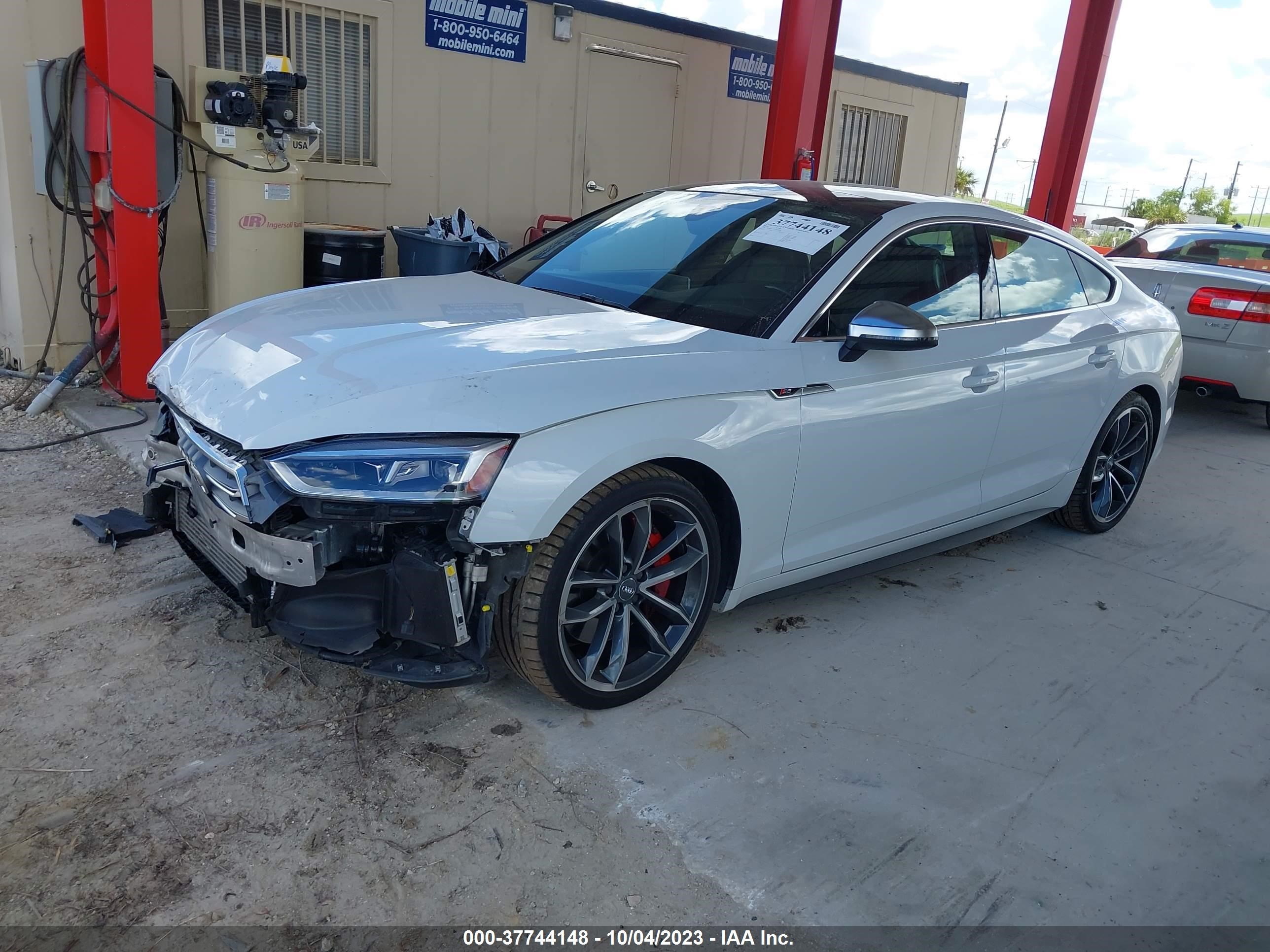 Photo 1 VIN: WAUB4CF55JA083970 - AUDI S5 