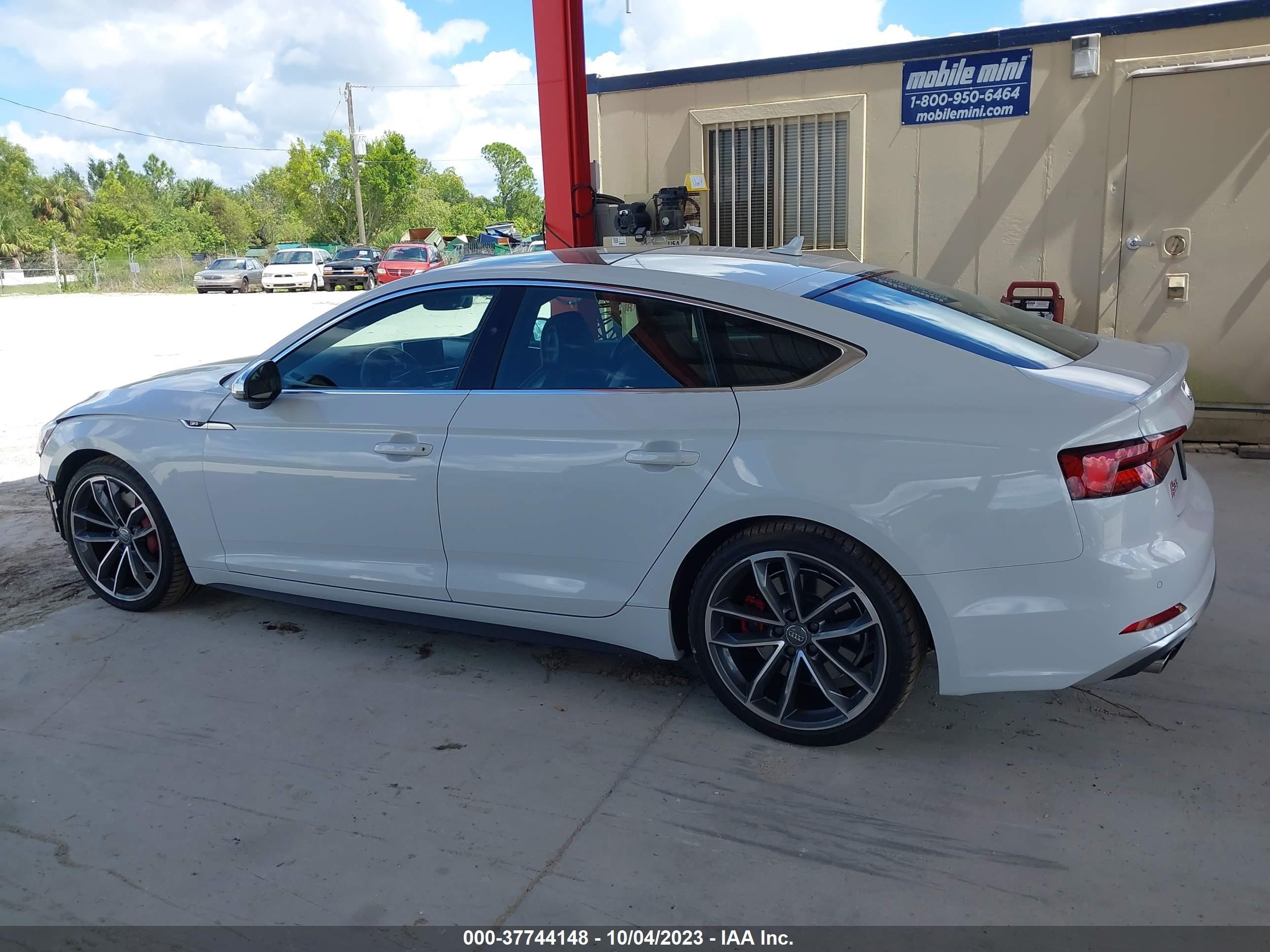 Photo 13 VIN: WAUB4CF55JA083970 - AUDI S5 