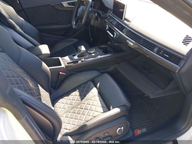 Photo 4 VIN: WAUB4CF55JA097433 - AUDI S5 