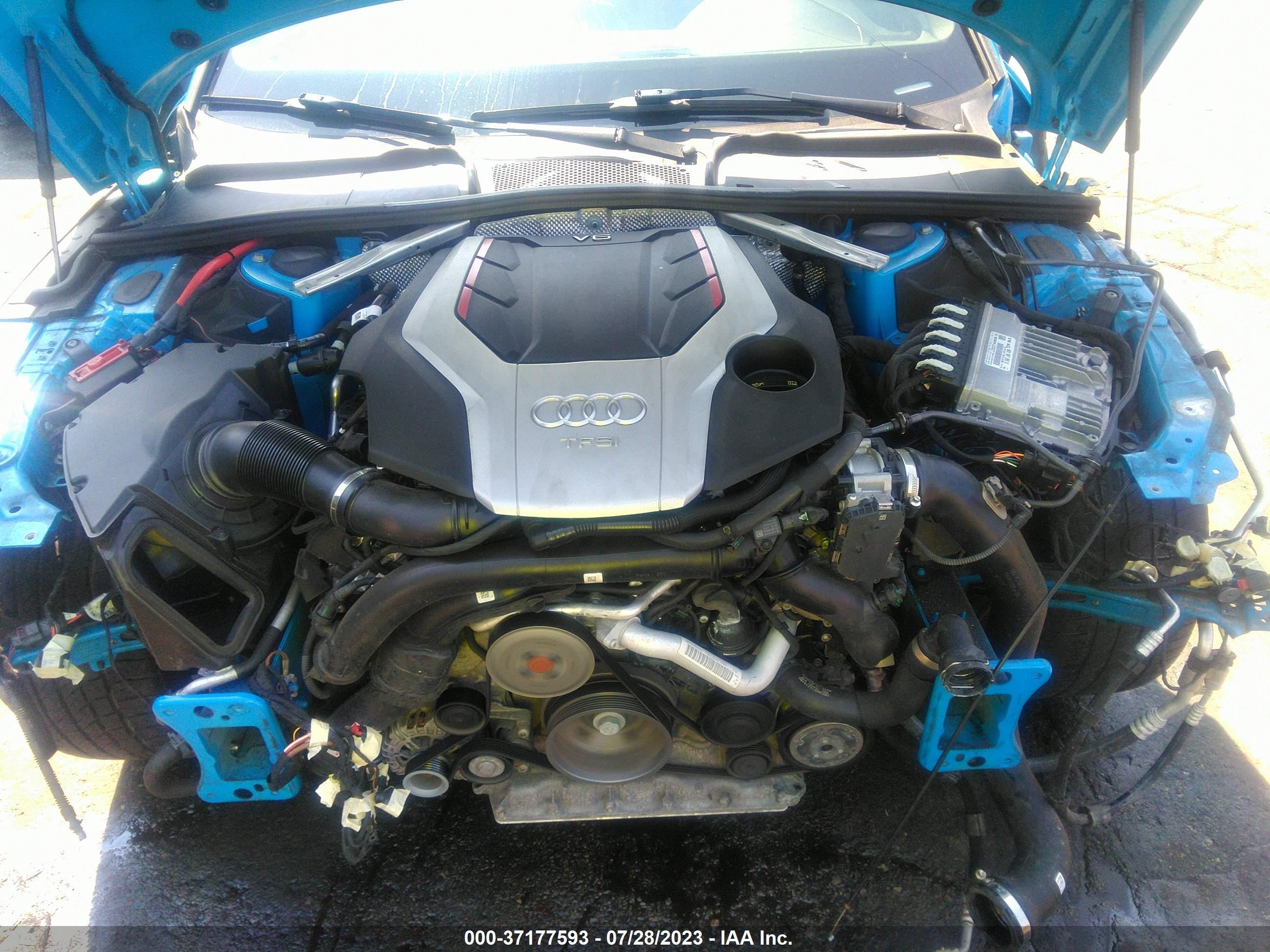 Photo 9 VIN: WAUB4CF56LA003093 - AUDI S5 