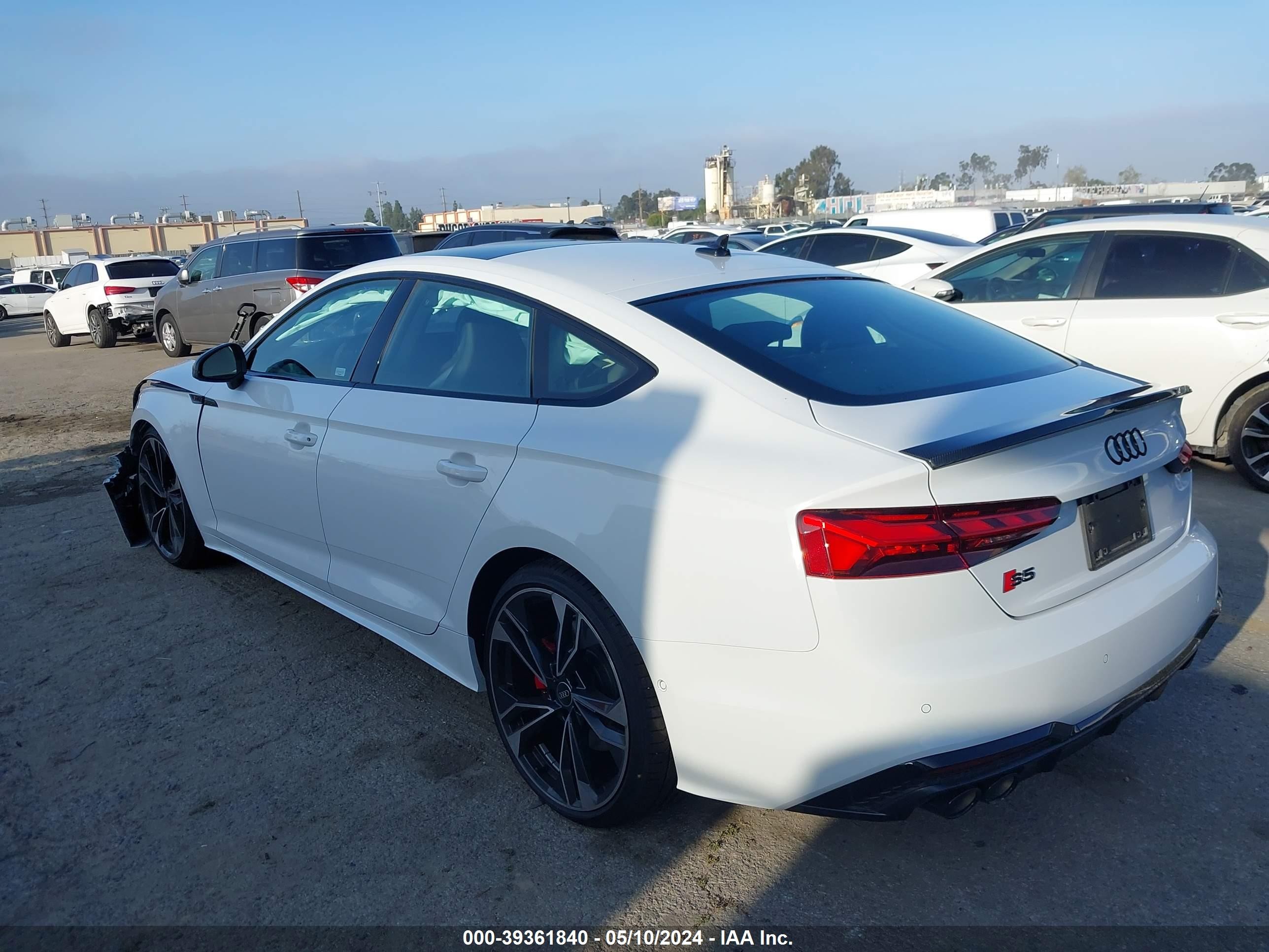 Photo 2 VIN: WAUB4CF57RA053574 - AUDI S5 