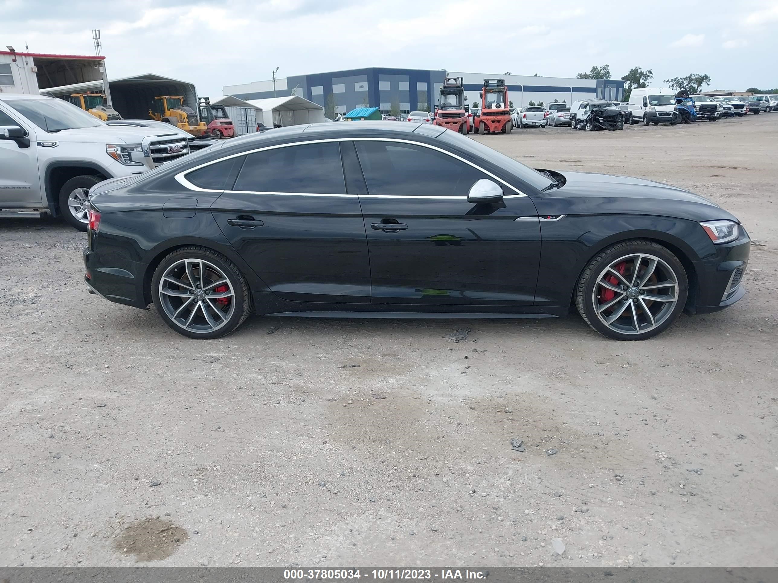 Photo 12 VIN: WAUB4CF58JA017218 - AUDI S5 