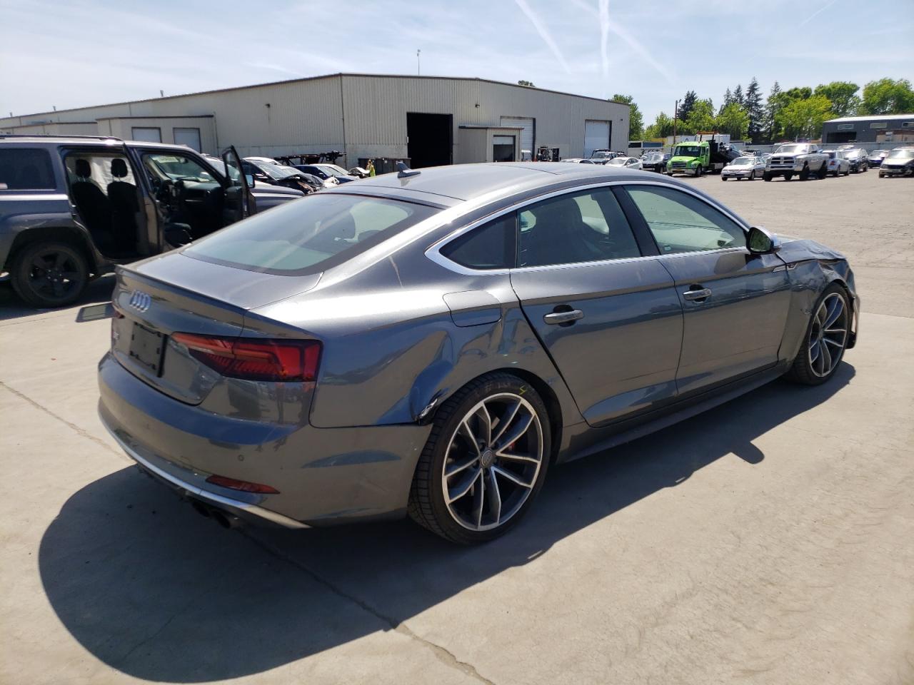 Photo 2 VIN: WAUB4CF58JA046525 - AUDI RS5 