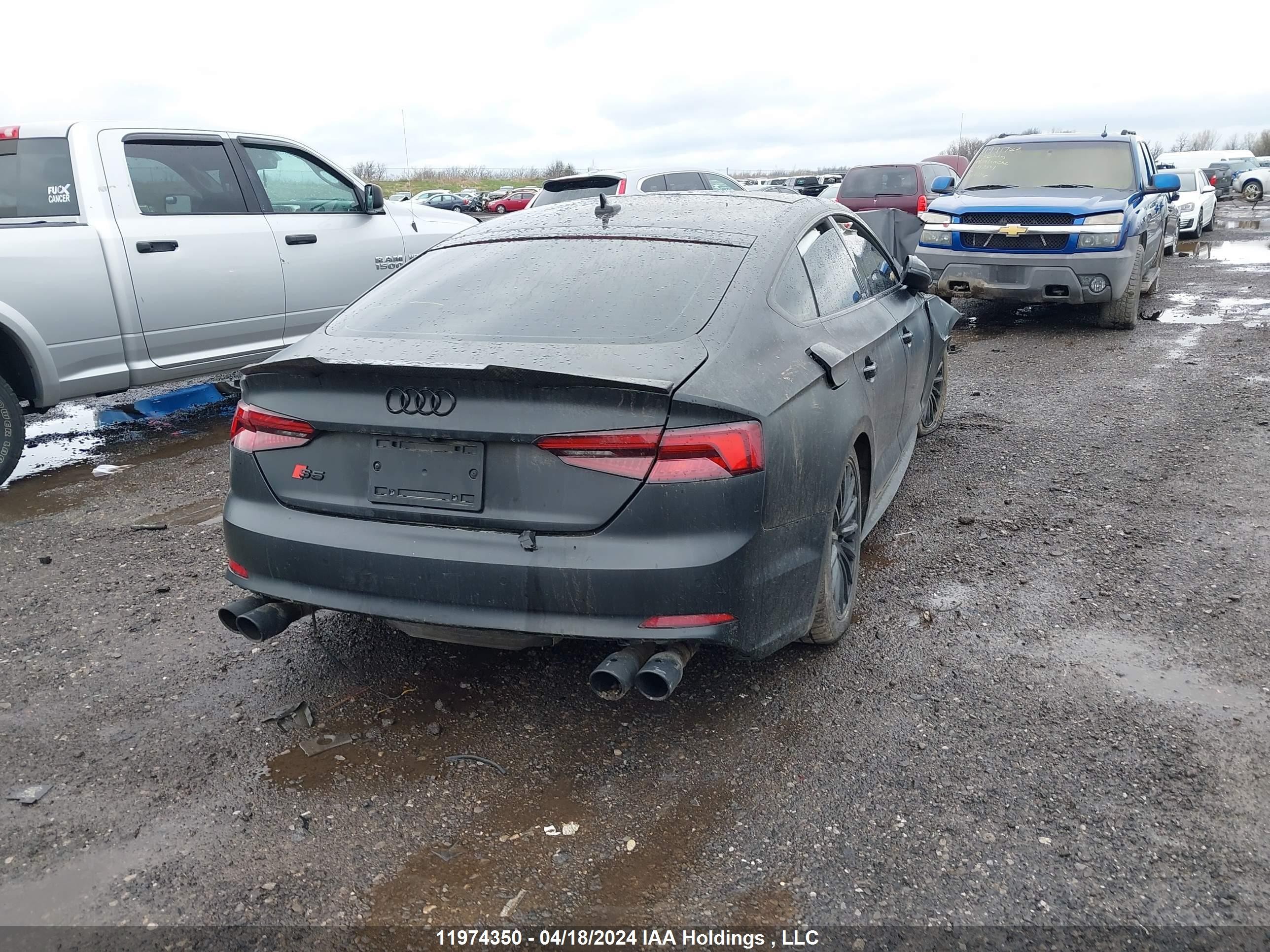 Photo 3 VIN: WAUB4CF58JA117626 - AUDI S5 