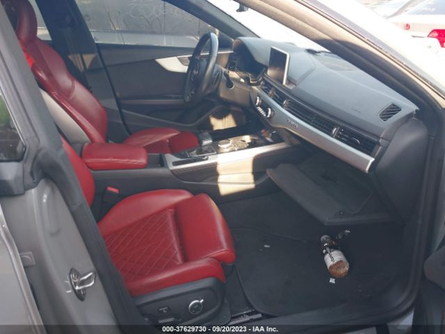 Photo 4 VIN: WAUB4CF58KA052942 - AUDI S5 