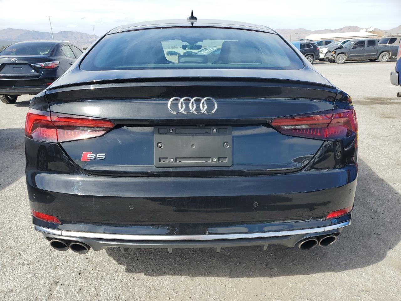 Photo 5 VIN: WAUB4CF59KA080233 - AUDI RS5 