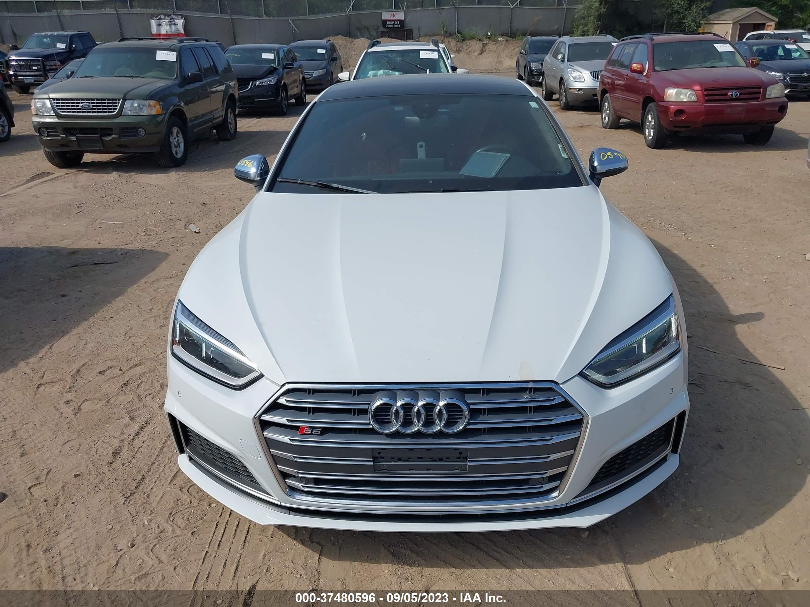 Photo 5 VIN: WAUB4CF5XJA086329 - AUDI S5 