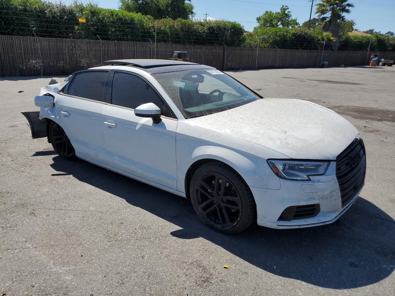 Photo 3 VIN: WAUB8GFF0H1017843 - AUDI A3 