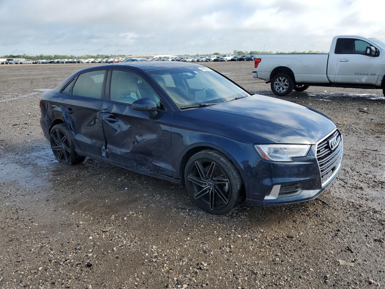 Photo 3 VIN: WAUB8GFF0J1048662 - AUDI A3 